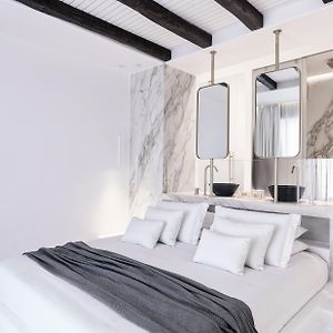 Junior Suite Private Heated Pool Sea View